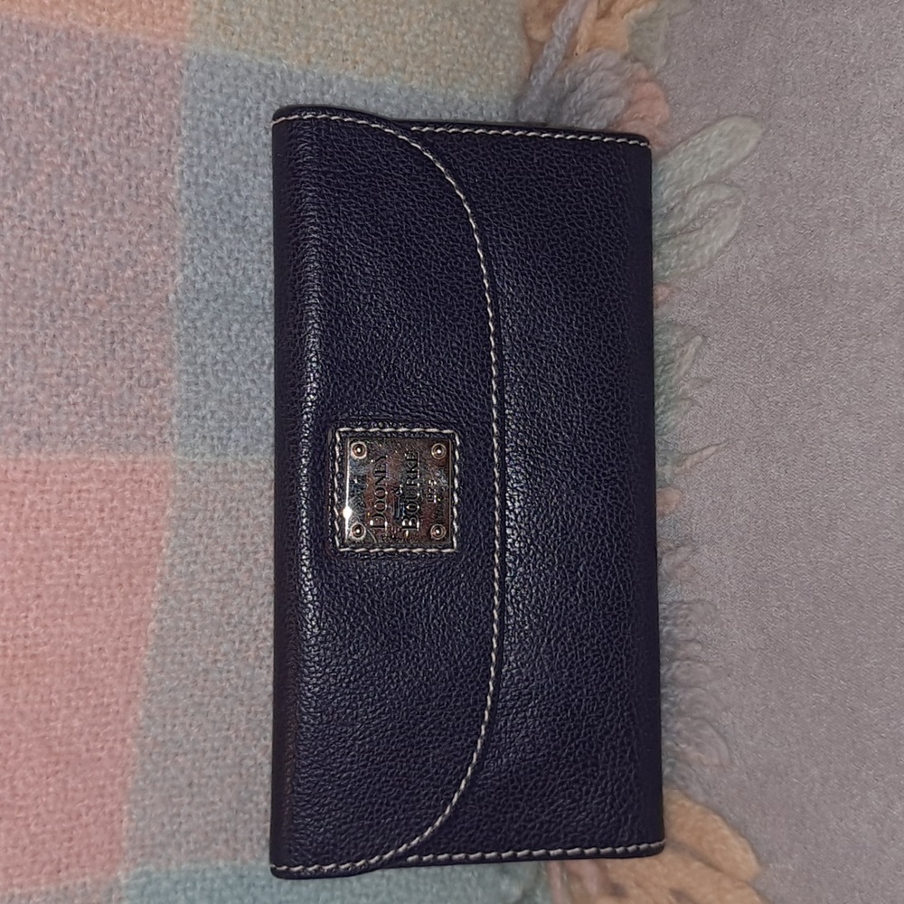 Dooney and Bourke Continental wallet in Midnight blue